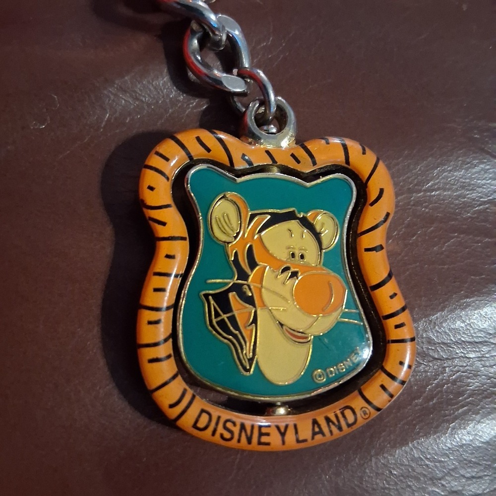 Vintage Disney‎ Disneyland Tigger Pooh Spinner Keychain Rare HTF 90s